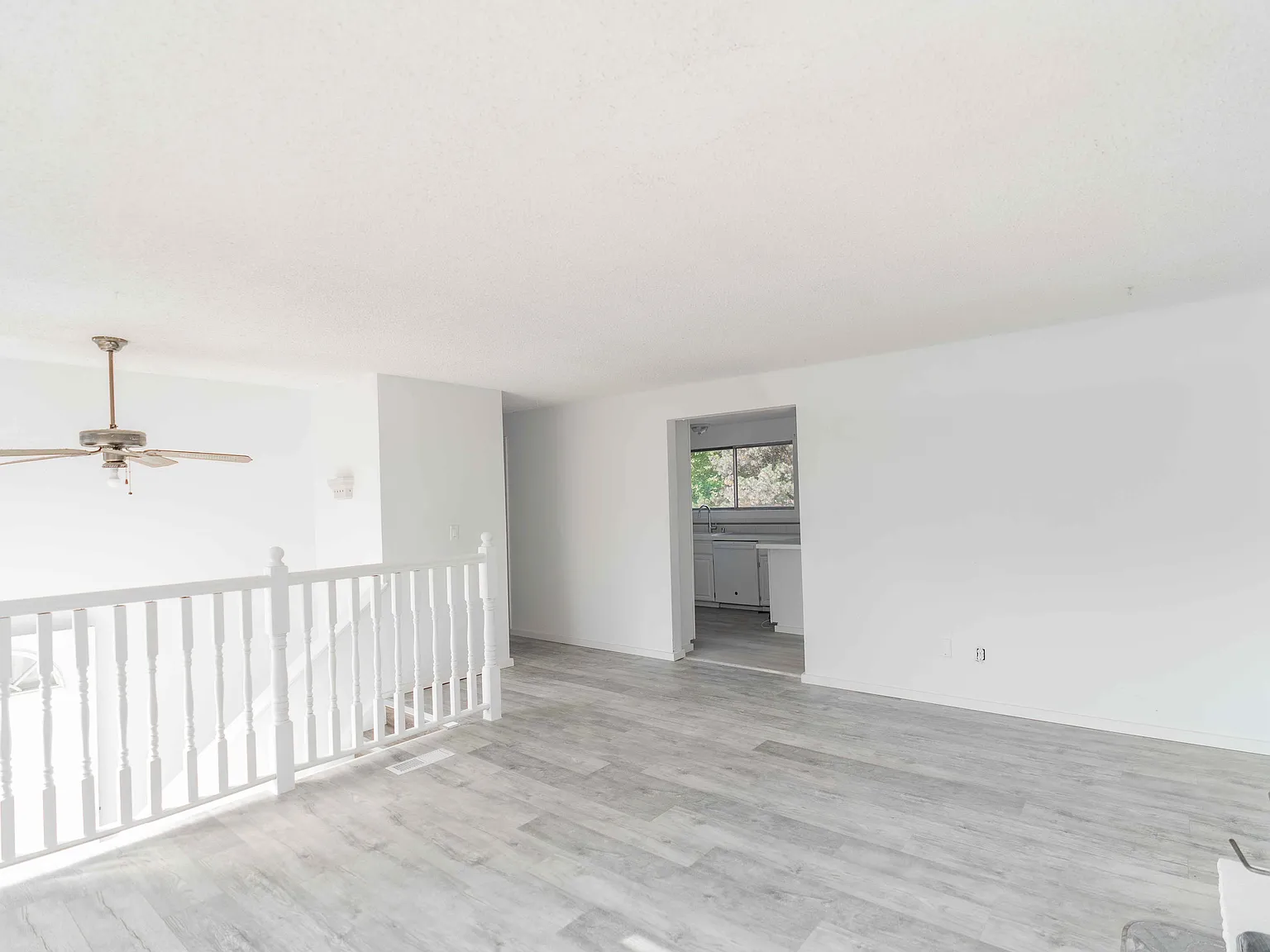 4 bed, 2008 sqft, $3,395 — Photo 3