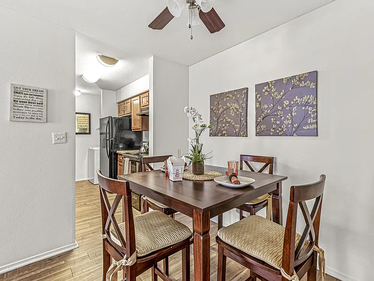 Enclave at Eagle Creek Apartments — Photo 38