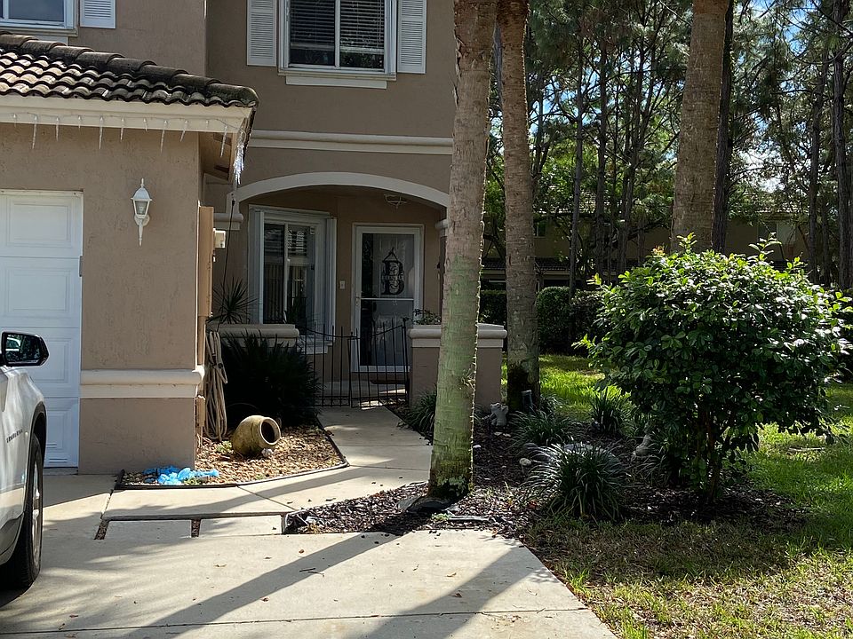 1st image of 4615 Pinemore Ln