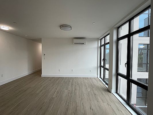 2nd image of 324 Stanhope St #301
