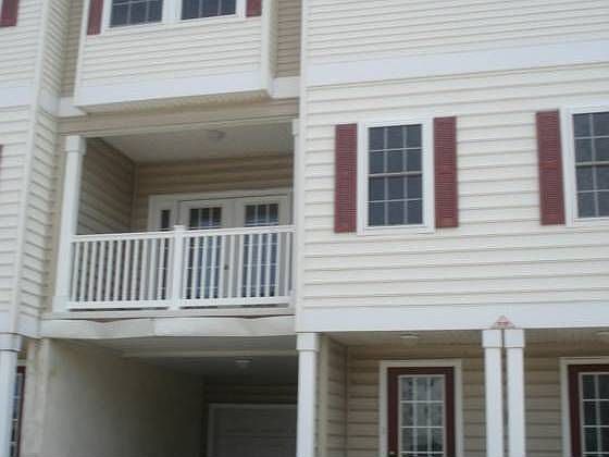 2nd image of 405 E 25th Ave
