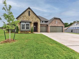 14500 Rushing Ln, Edmond, OK 73025