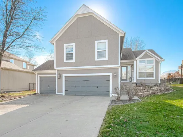 2281 W Layton Dr, Olathe, KS 66061