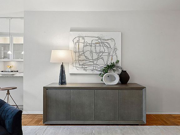 5th image of 176 E 77th St APT 8E