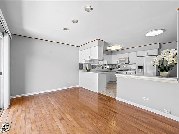 5th image of 1709 Koehling Rd