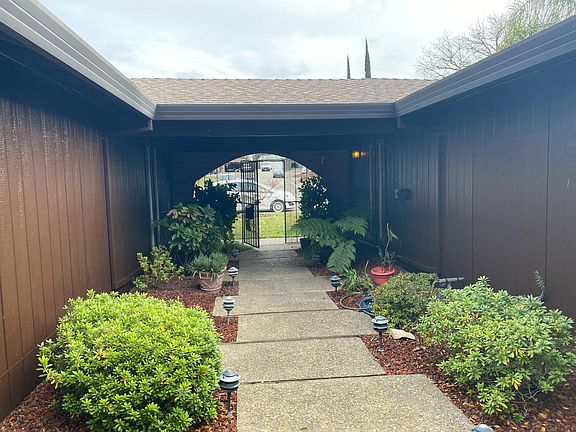 3rd image of 5315 Bellflower Way