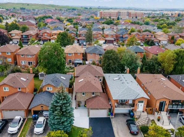 659 Roselaire Trl, Mississauga, ON L5R 3C6