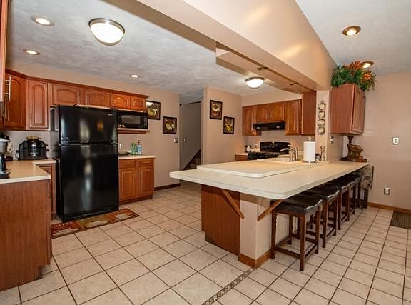 5th image of 217 Parkwood Ln