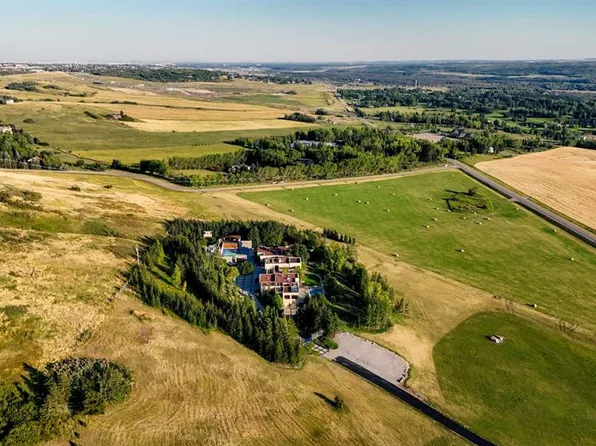 25102 NE Lower Springbank Rd, Rocky View County, AB T3Z 3J9
