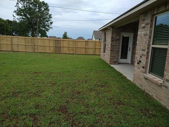 3rd image of 102 Melanie Rose Dr
