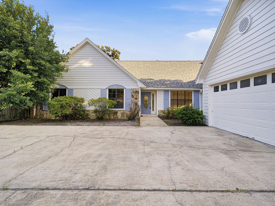 1st image of 710 Swan Ln