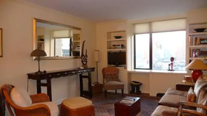 Rented by Plaza Real Estate Group | media 37