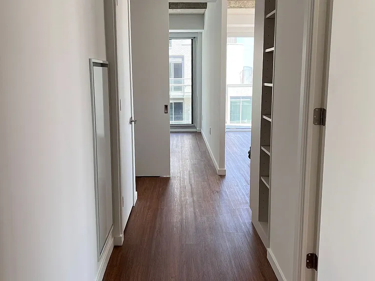 689 The Queensway #506 — Photo 9