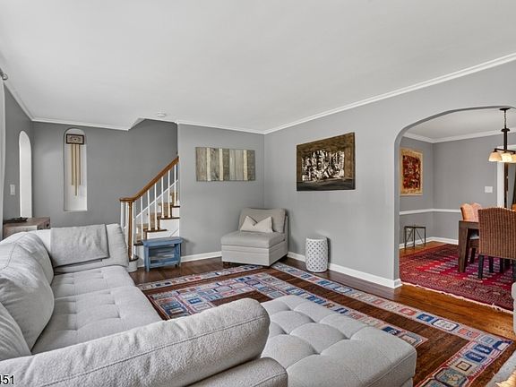 3rd image of 28 Kew Dr