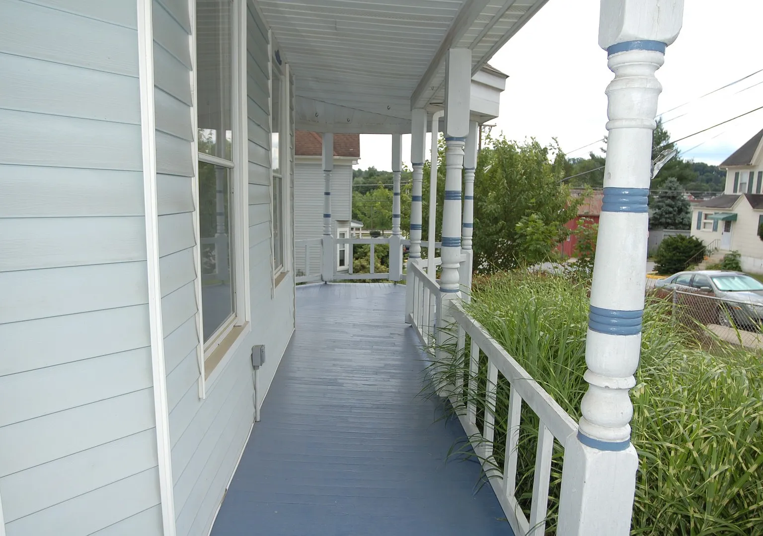 3 Bedroom Victorian Style House — Photo 2