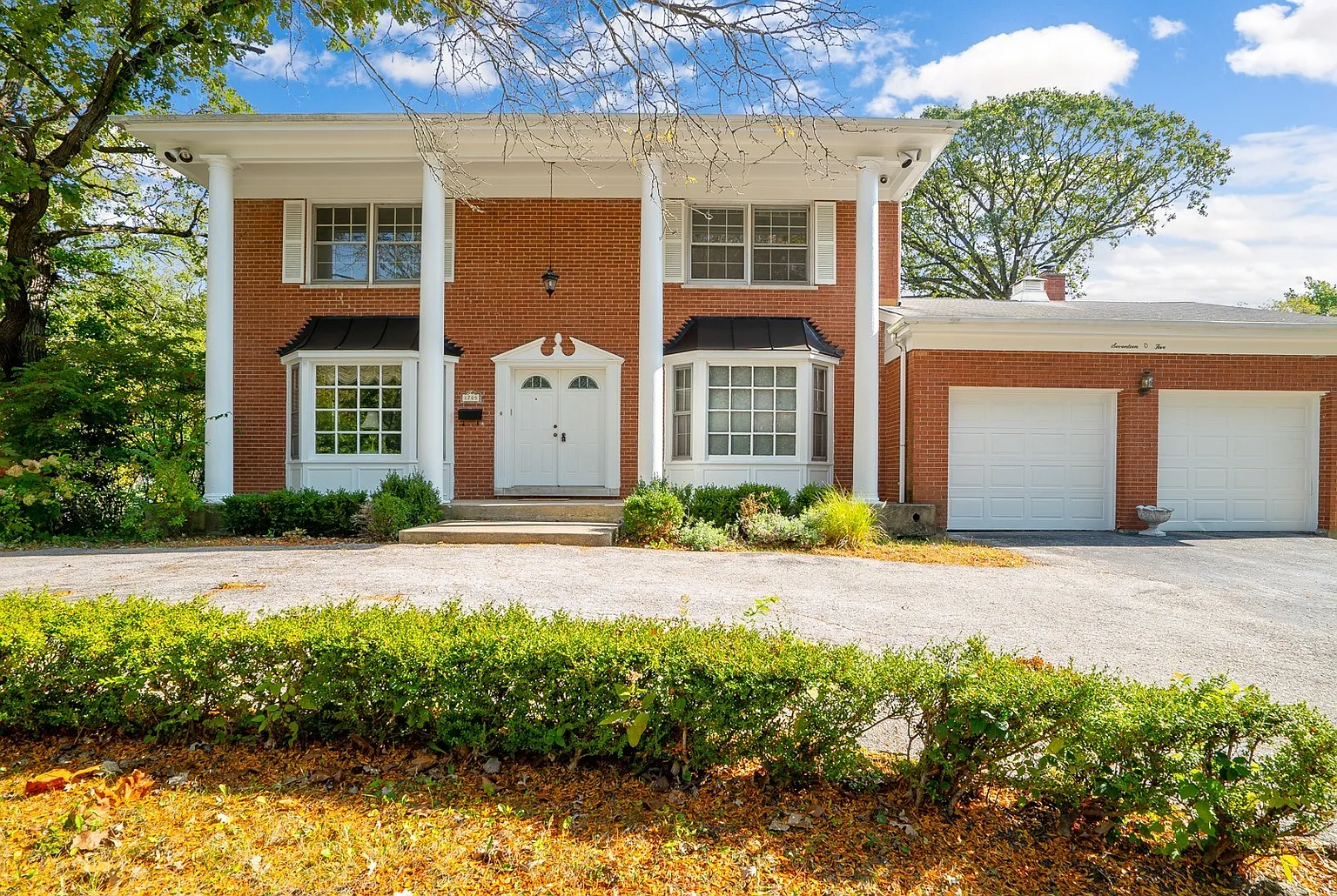 1705 Brookwood Dr photo 1