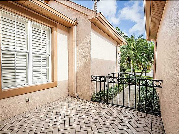 2nd image of 10406 Edgefield Pl