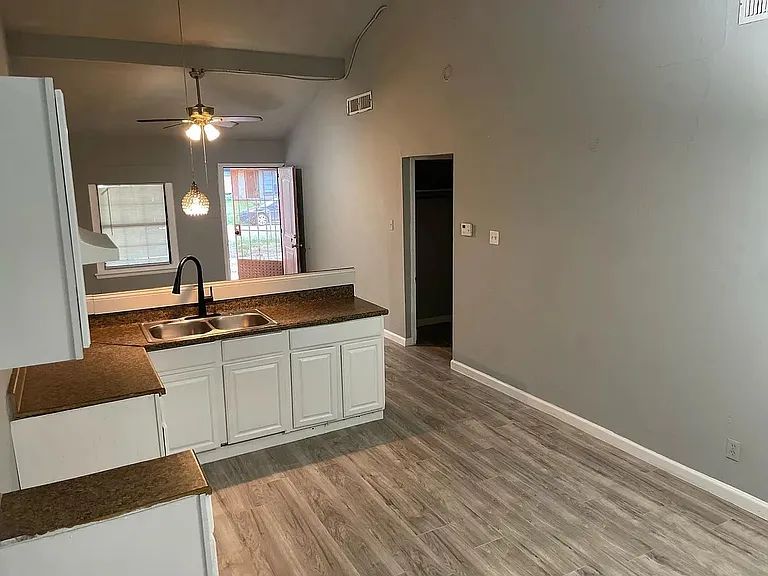 6605 Spring Lark Dr — Photo 9