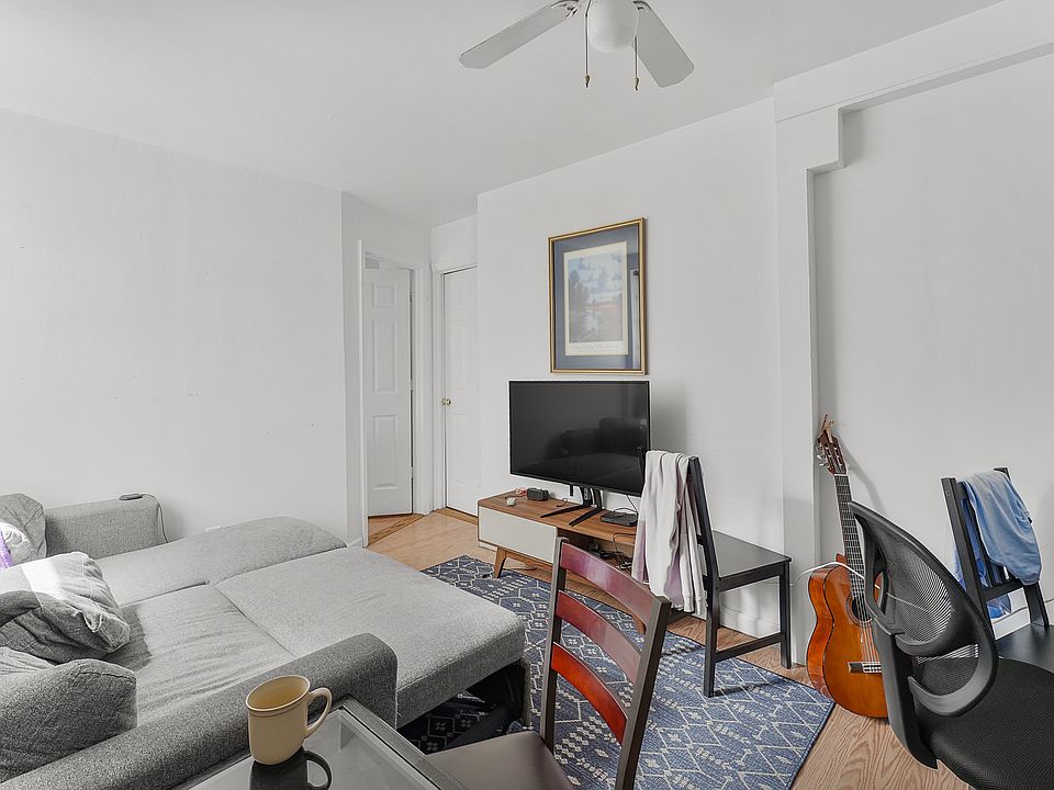 1st image of 124 Mott St APT 18