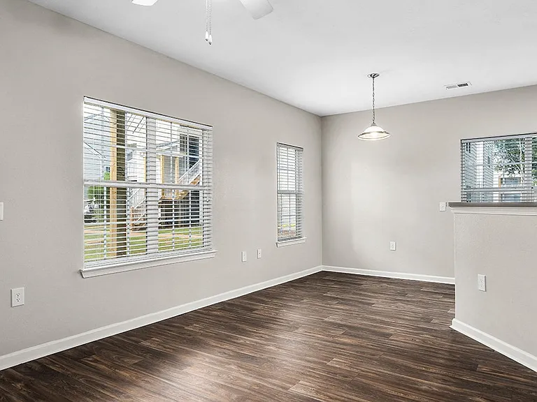 Maple Village Apartments — Photo 101
