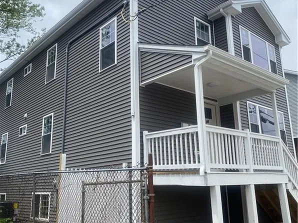 11 Chambers St, Providence, RI 02907