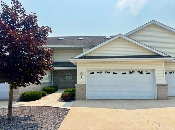 924 Prairie GARDENS #8, Kewaskum, WI 53040