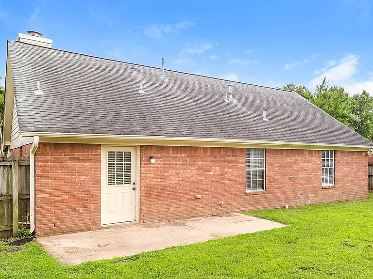 1886 Towson Ln — Photo 15