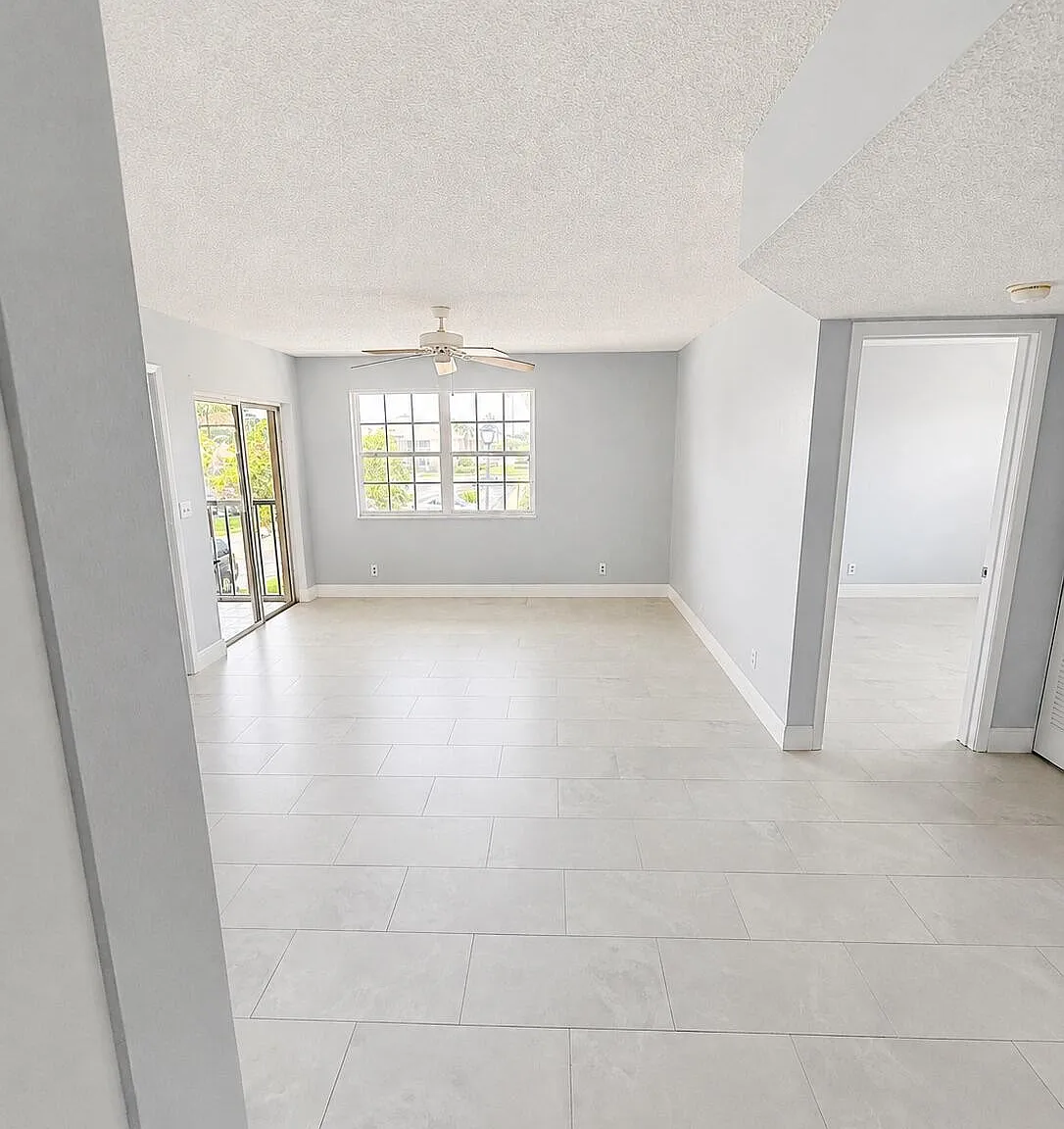 2 bed, 2.0 bath, 782 sqft, $1,950 — Photo 1