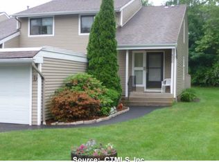 600 Mountain Rd APT D, West Hartford, CT 06117