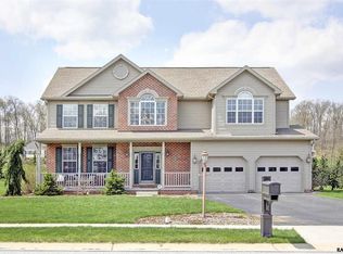 8 Laura Ln, Gettysburg, PA 17325