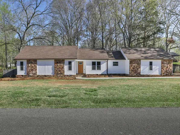 204 Woodside Dr, Greenfield, TN 38230