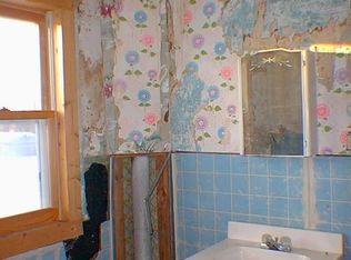 345 W 6th St, Grafton, ND 58237
