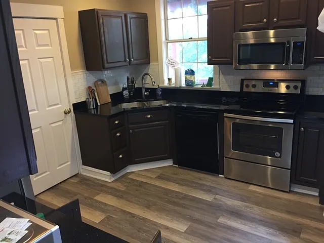 6 bed, 2750 sqft, $3,600 — Photo 1