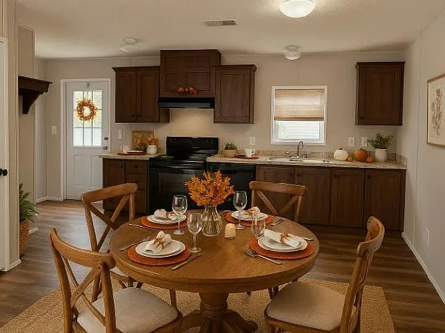 3 bed, 2.0 bath, 1056 sqft, $1,950 — Photo 2