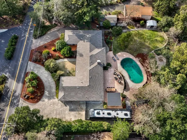 1458 Wikiup Drive, Santa Rosa, CA 95403