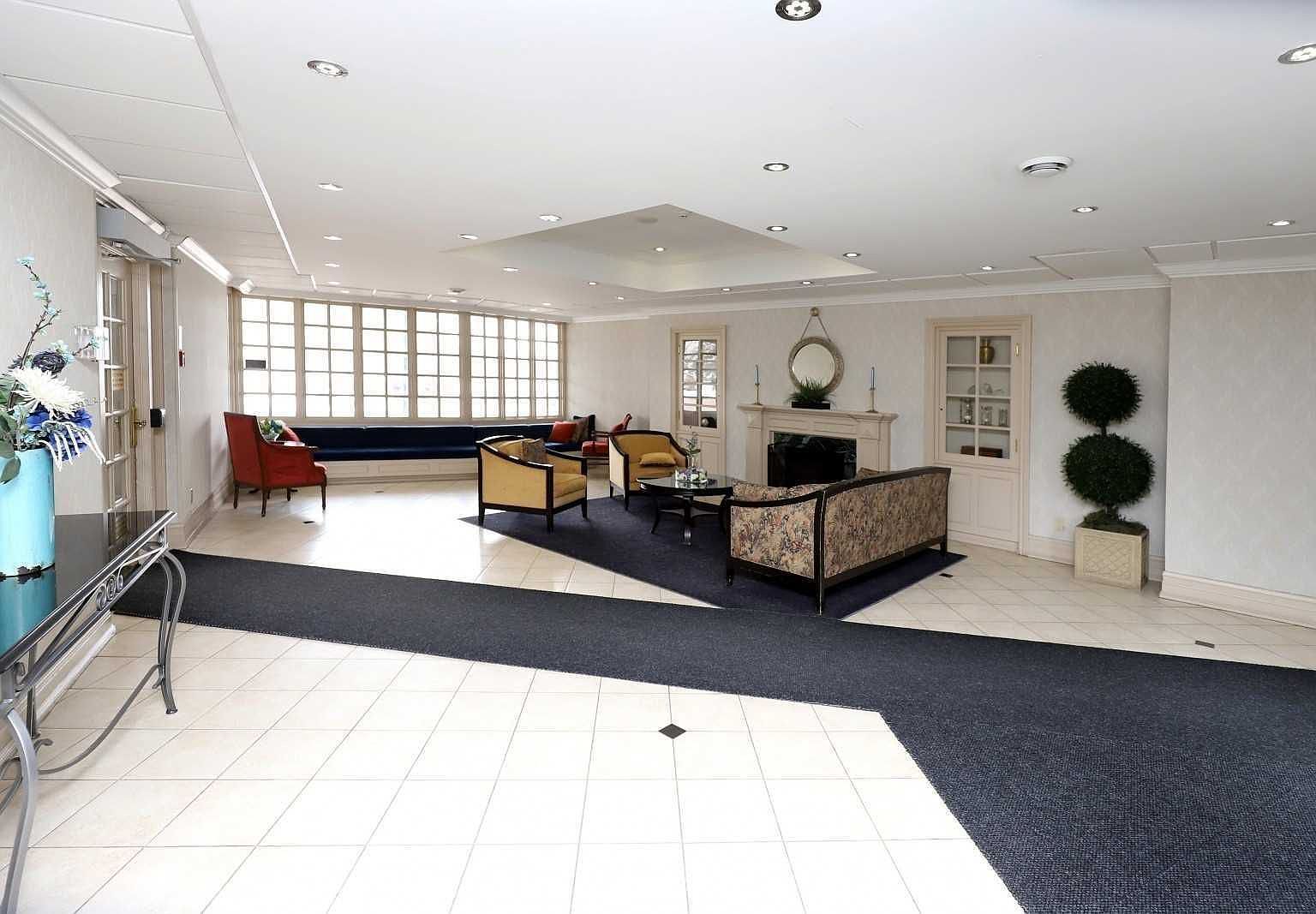 1360 Rathburn Rd E #507, Mississauga, ON L4W 4H4 | Zillow