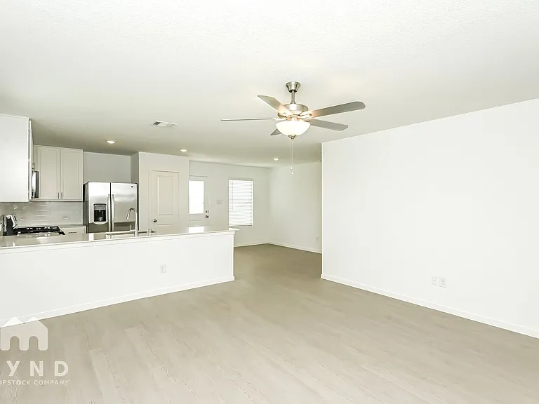 2701 Mistwood Dr — Photo 9