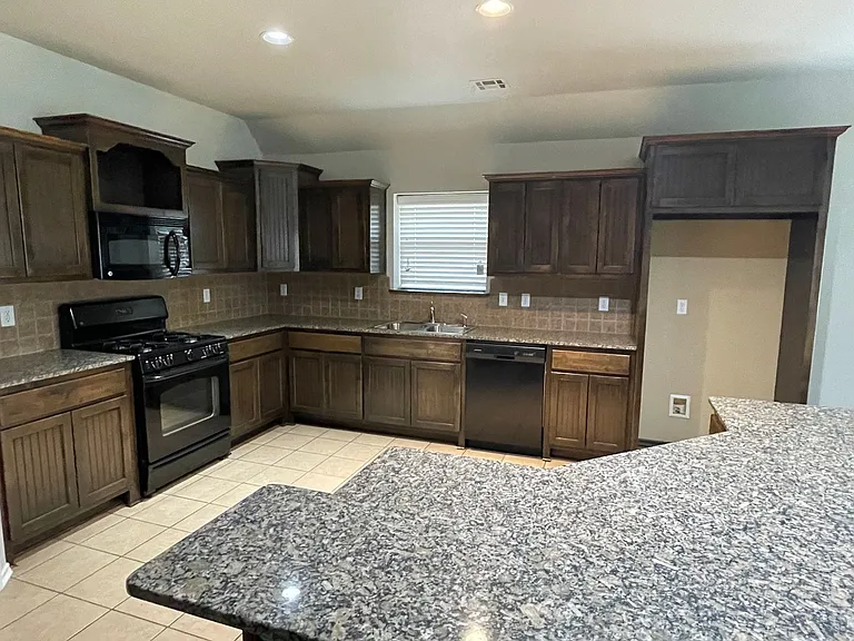 11725 S Vine St W — Photo 11