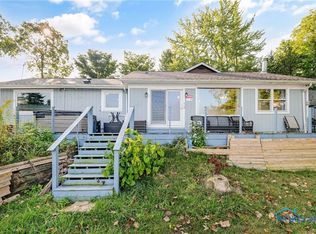 20410 W River Rd, Grand Rapids, OH 43522