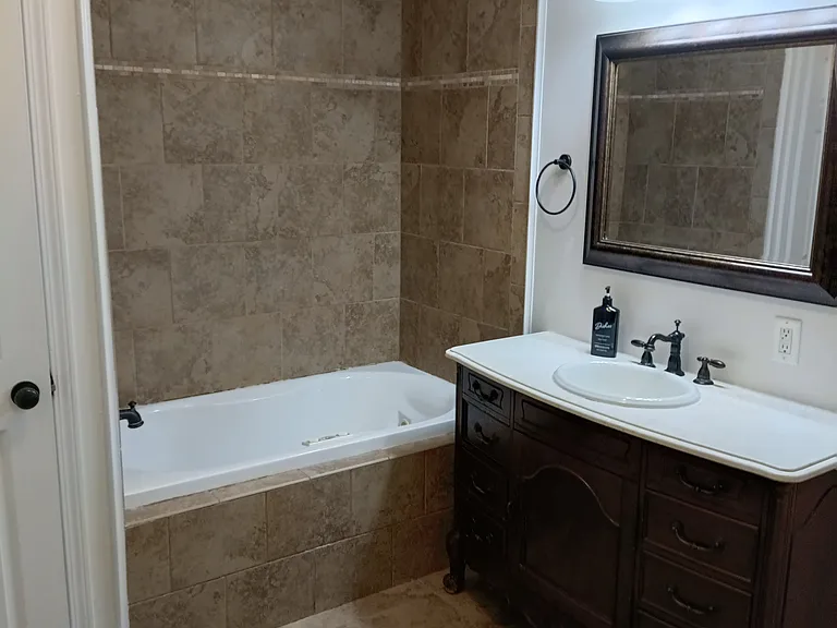213 Rose Cir — Photo 11
