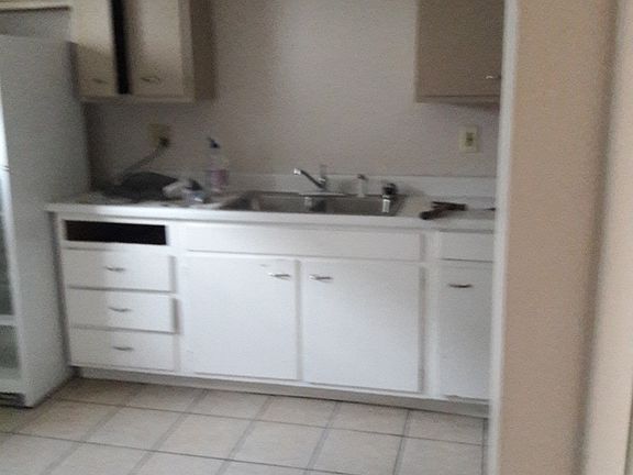 5th image of 3312 Sablewood Dr APT 4