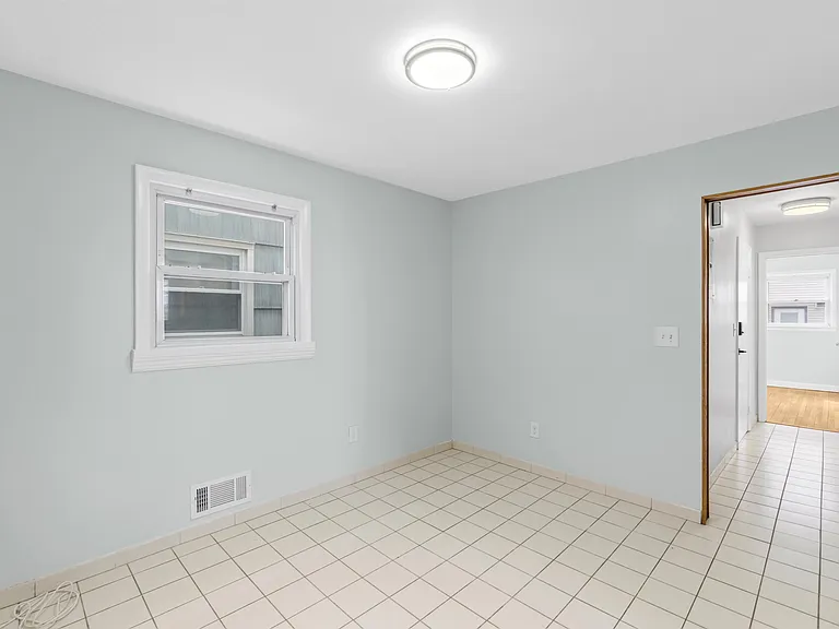 178 W 33rd St #1 — Photo 9