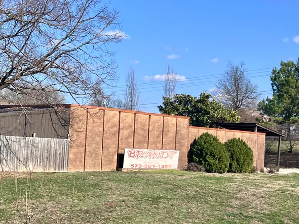 1401 E Main St, Linn, MO 65051