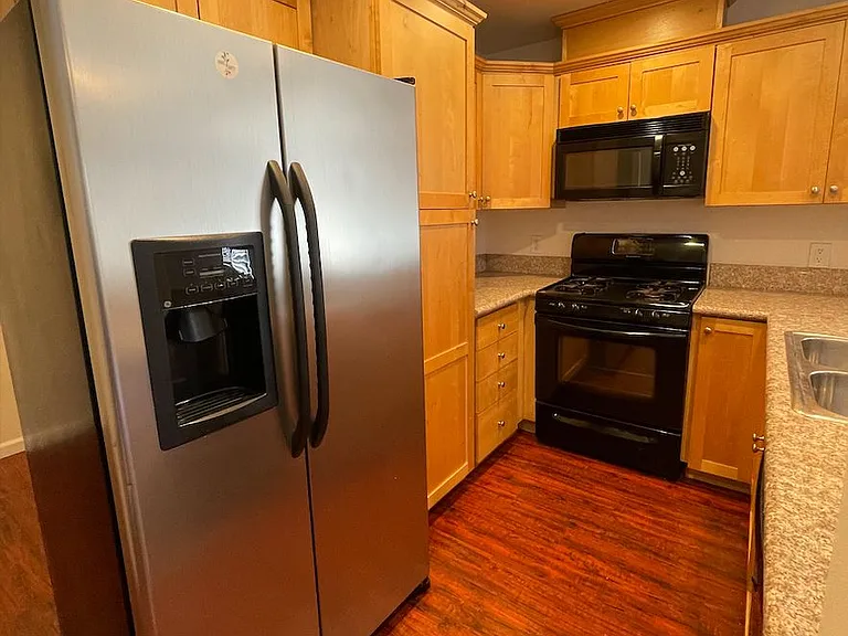 5330 Satsuma Ave — Photo 24