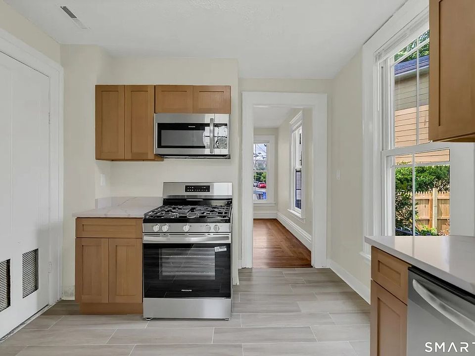1st image of 7 University Pl #1
