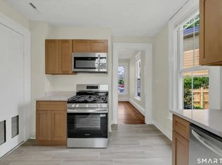 7 University Pl #1, New Haven, CT 06511