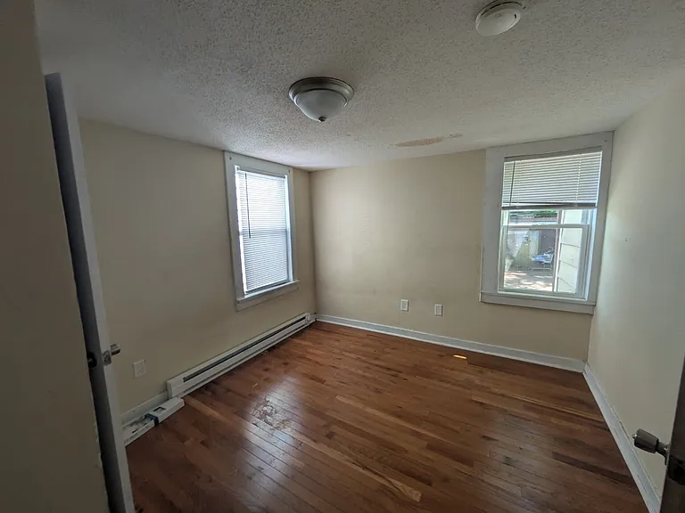 842 Congress Ave #1H — Photo 10