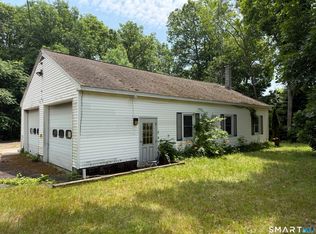 10 Mains Crossing Road, North Stonington, CT 06359