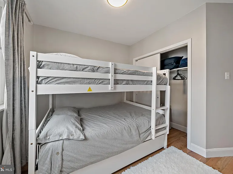 2126 S Iseminger St — Photo 16