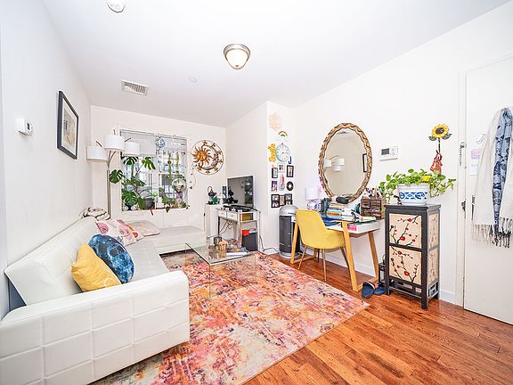 3rd image of 50 Jefferson St APT 1A